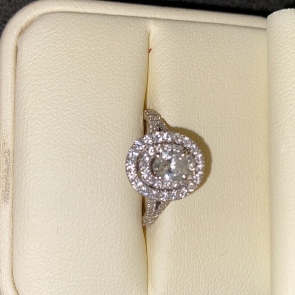 1.5K tw engagement ring